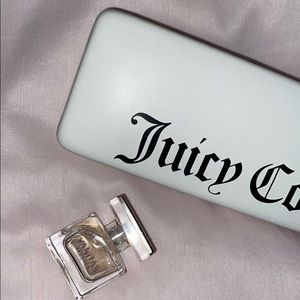 Meet your Posher, Mon  ♡